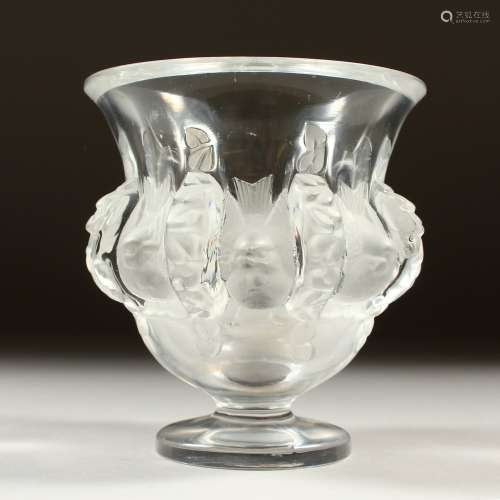 A LALIQUE PEDESTAL URN with chubby birds. Etched Lalique, France. 11.5cm high.