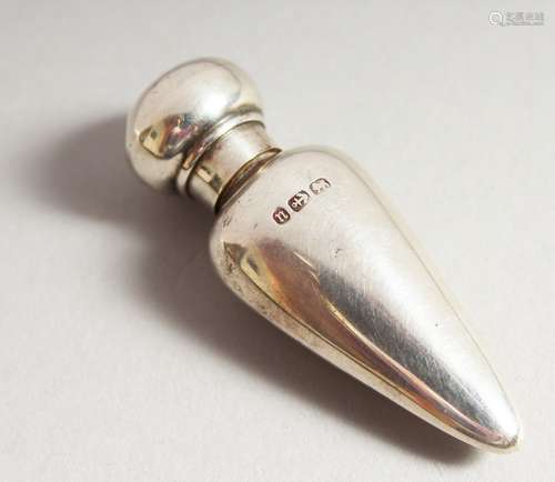 A SMALL VICTORIAN PLAIN TAPERING SCENT BOTTLE. Birmingham 1887. 5cms long.