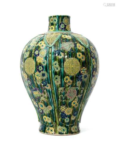 Chinese famille vert vase decorated in Kangxi style with bamboo and Buddhistic emblems, 36cm high