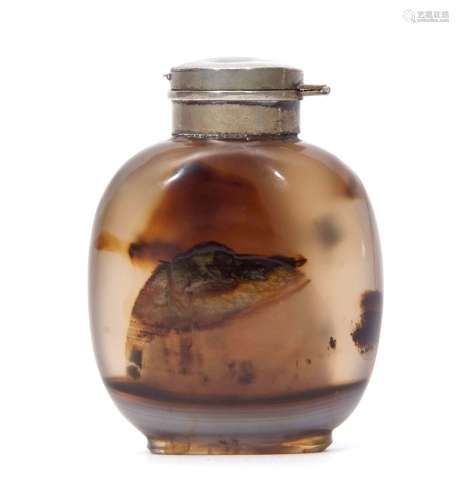 Chinese agate snuff bottle with occlusions and white metal top, 6cm high