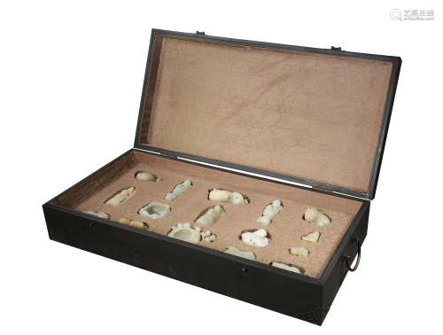 SIXTEEN CHINESE JADE CARVINGS COLLECTION IN ROSEWOOD CASE