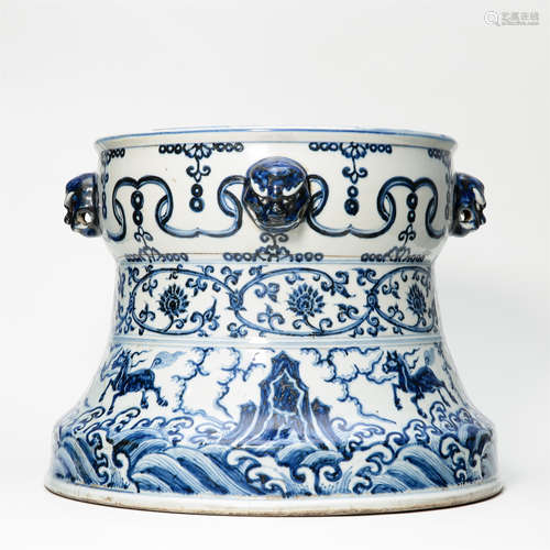 CHINESE PORCELAIN BLUE AND WHITE WAVE AND BEAST STAND