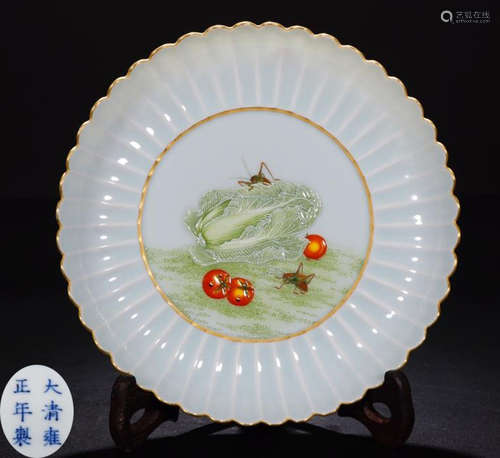 A FAMILLE ROSE GLAZE CABBAGE PATTERN PLATE