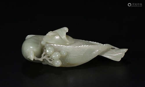 A HETIAN JADE MANDARIN DUCK SHAPED PEN WASHER