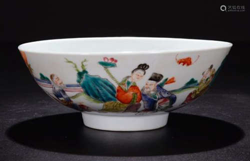 A FAMILLE ROSE GLAZE FIGURE PATTERN BOWL