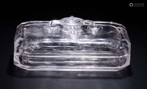 A CRYSTAL CARVED SQUARE BOX