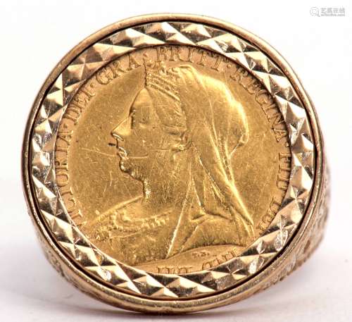 Victorian half sovereign, dated 1900, framed in a 9ct gold ring mount, 9gms gross weight, size S
