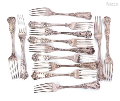 Mixed Lot: five Kings pattern variant dessert forks, length 18cm, with import marks for Birmingham