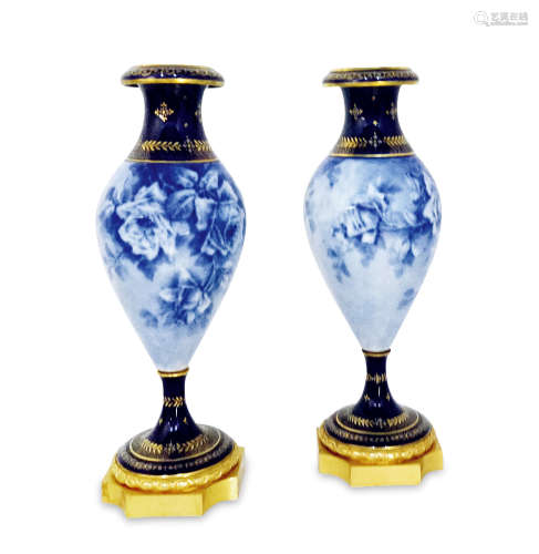 约1900年 法国 利摩日出品 手绘陶瓷装饰花瓶一对