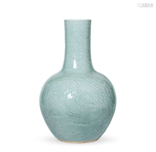 豆青釉浮雕云龙纹天球瓶