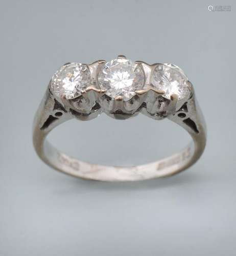 18K 3 STONE DIAMOND RING