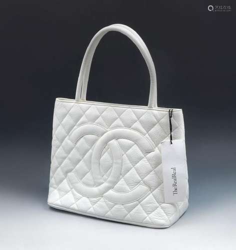 CHANEL WHITE CAVIAR MEDALLION TOTE