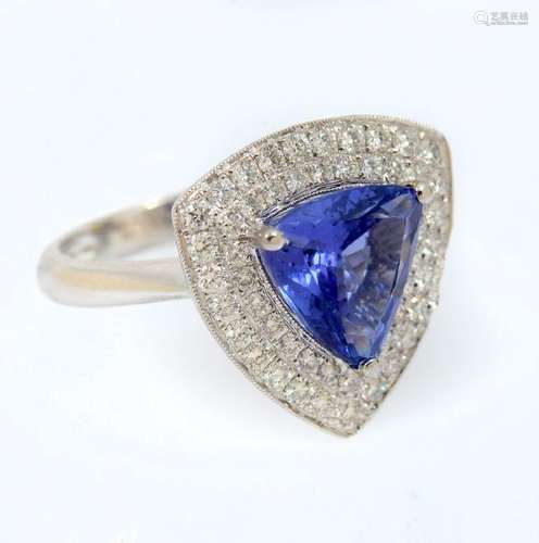 PLATINUM 2.97CT TANZANITE & DIAMOND RING