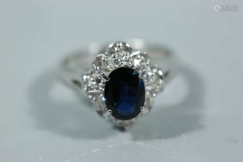 皇家蓝蓝宝石镶嵌铂金钻石戒指（铂金pt850，蓝宝石1.43克拉，钻石0.28克拉）