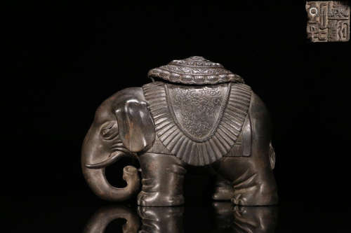 A COPPER CENSER OF ELEPHANT SHAPED WITH MARKING