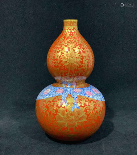 A GOLD GILTED GOURD VASE WITH QIANLONGNIANZHI MARK