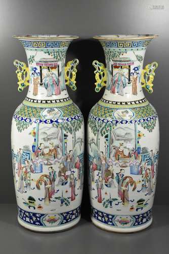 Paire de vases en porcelaine de Chine (H:62cm)