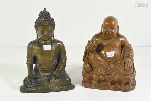 Bouddha en bois (Ht 18cm) + divinité en bronze (Ht 20cm)