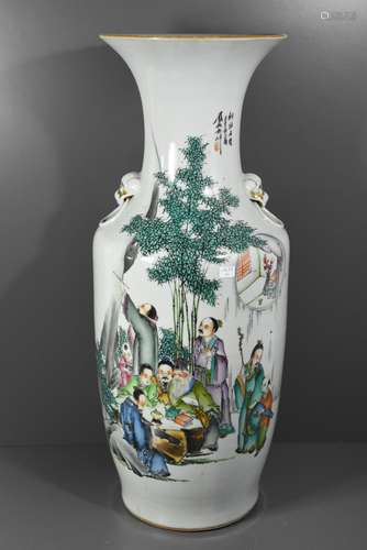 Vase chinois du 19ème à décor de sages (Ht 57.5cm)