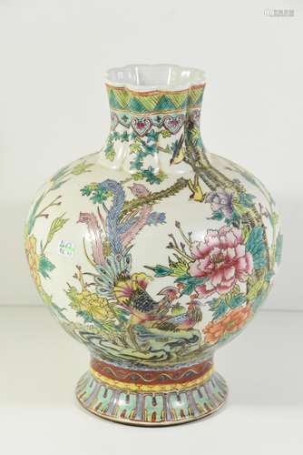 Vase en porcelaine de Chine (Ht 30cm)