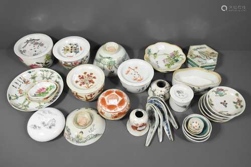 Lot de 30 porcelaines de Chine 19ème (accidents)