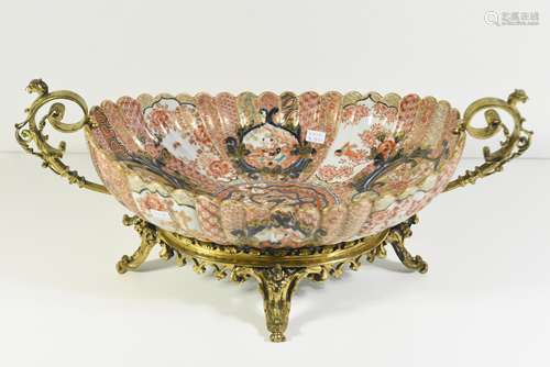 Coupe Imari, monture bronze (Ht 19 x 45cm)