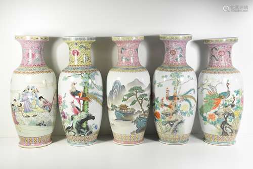 Lot de cinq vases en porcelaine de Chine République (Ht 60cm)