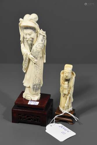 Deux personnages asiatiques sculptés (H:11et 19cm)