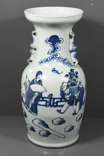 Vase chinois à décor de personnages, 19ème siècle (H:42cm)