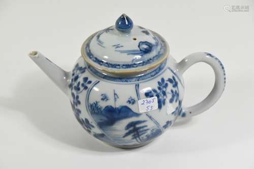 Théière en porcelaine de Chine (Ht 13cm)