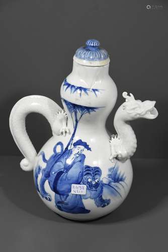 Verseuse en porcelaine de Chine (H:23cm)