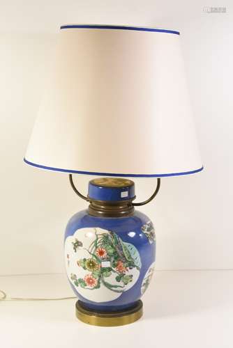 Lampe en porcelaine de Chine