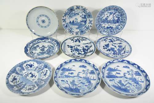 Lot de 9 assiettes bleues, Chine 18ème (égrenures)