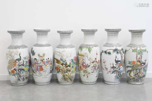 Lot de six vases en porcelaine de Chine République (Ht 60cm)