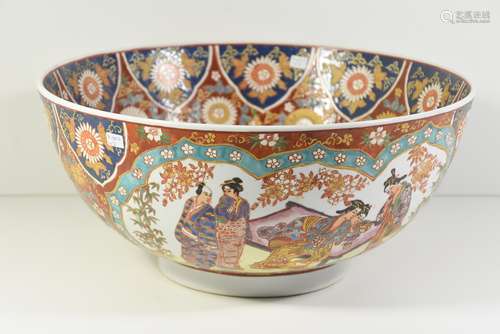 Coupe en porcelaine de Chine (Ht.19, diam.40cm)