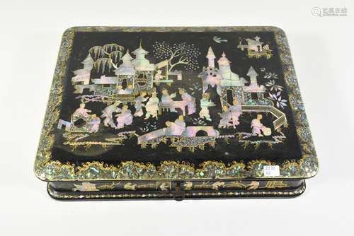 Coffret en laque de chine et nacre (9x35x26cm)