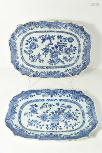 Paire de plats en porcelaine de Chine 18ème (22 x 30cm)