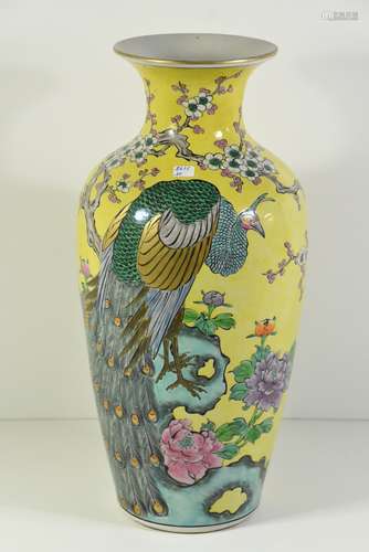 Vase chinois en porcelaine (Ht.43cm)