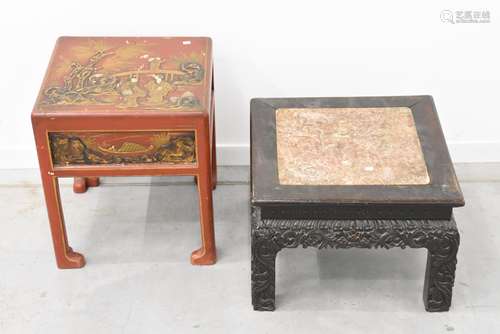 Deux tables d'appoint asiatiques (Ht 33cm et ht 45cm)