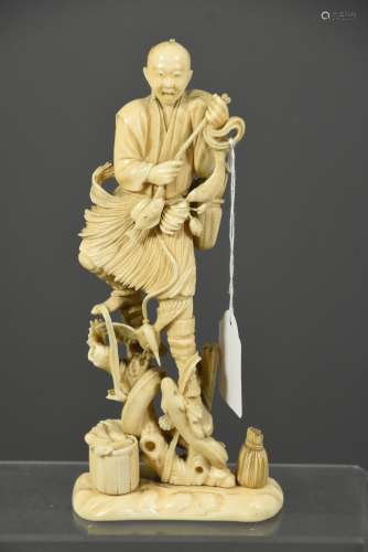 Figure en ivoire, Japon 19ème