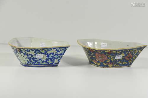 Deux raviers en porcelaine de Chine (Long 20cm)