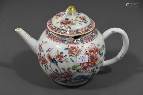 Théière en porcelaine de Chine, famille rose (Ht 13cm)