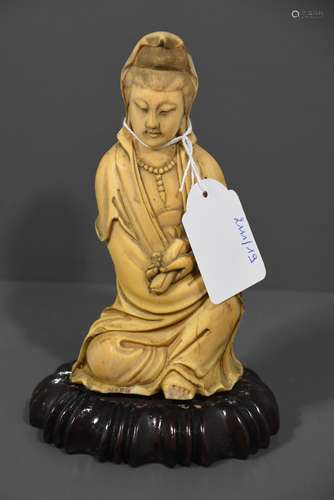 Bouddha en ivoire (15cm)