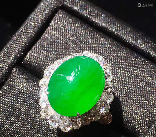 ICE GREEN EGG RING