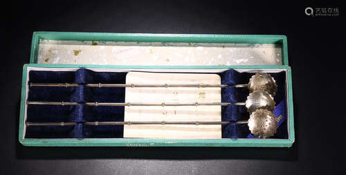 A SET OF JAPANESE SILVER SPOON