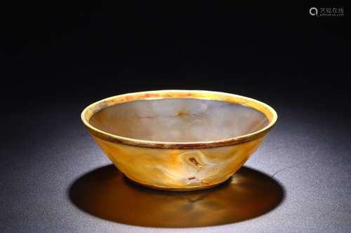 AN AGATE WARRPED GOLD FLOWER PATTERN BOWL