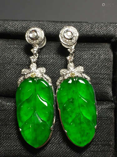 A GREEN JADEITE CARVED LEAF  EARDROPS