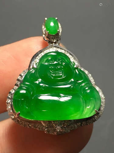 A GREEN JADEITE CARVED BUDDHA FIGURE PENDANT