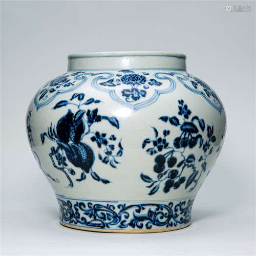 CHINESE PORCELAIN BLUE AND WHITE FLOEWR JAR
