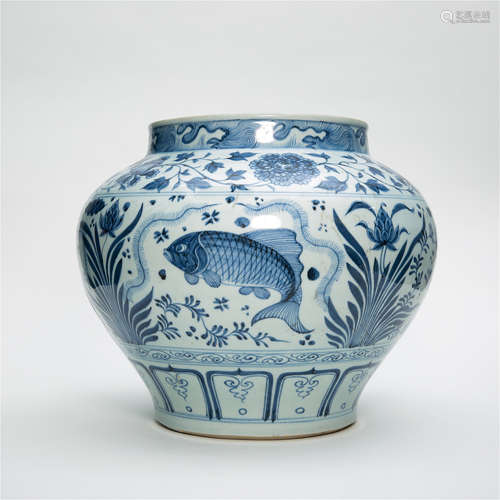 CHINESE PORCELAIN BLUE AND WHITE FISH AND WEED JAR